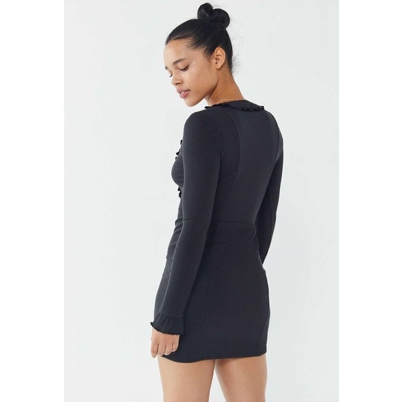 NWT UO Ruffle Cut-Out Keyhole Tie Dress - Picture 3 of 5